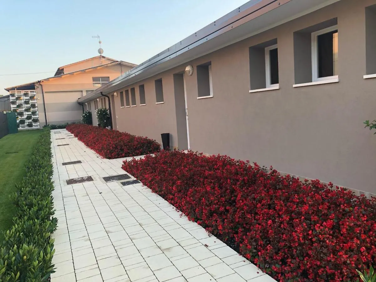 Agricamping Al grappolo diVino Lazise 0*,