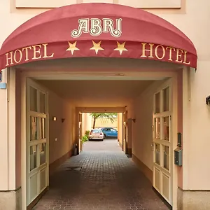 apartments-abri.praguehotelsweb.com/
